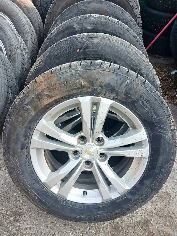 225 65 r17 NEXEN TIRES Chevy Equinox Alloy Rims thumbnail