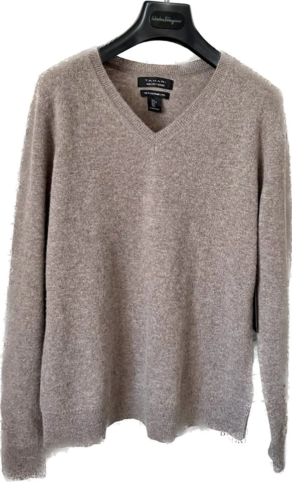 New Cashmere Tahari 2 ply sweater