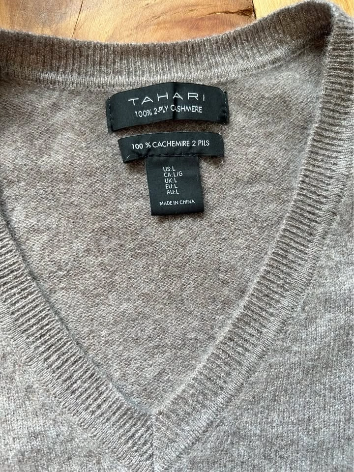 New Cashmere Tahari 2 ply sweater - photo 4