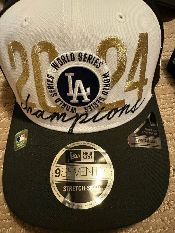Brand New LA Dodgers Championship Hat and Shirt - photo 3