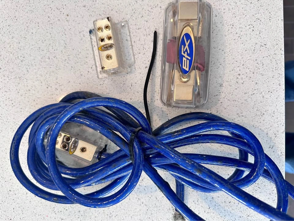 Scoche power and ground cable, splitters and fuse block
