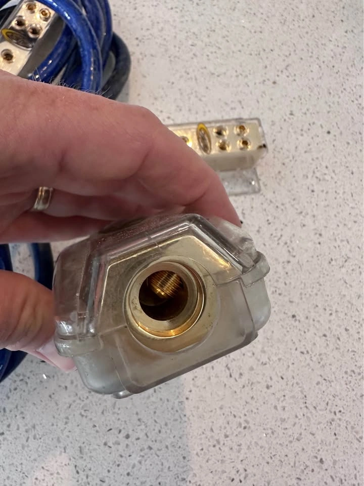 Scoche power and ground cable, splitters and fuse block - photo 4
