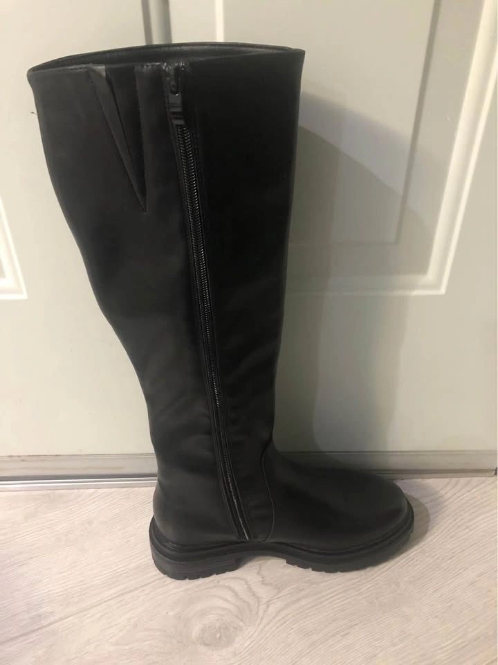 Womens Tall Black Boots Size 7 - photo 3