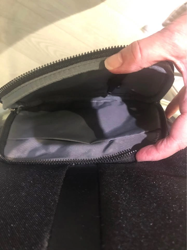Black Samsonite Sling Bag - photo 4
