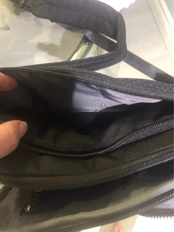 Black Samsonite Sling Bag - photo 5