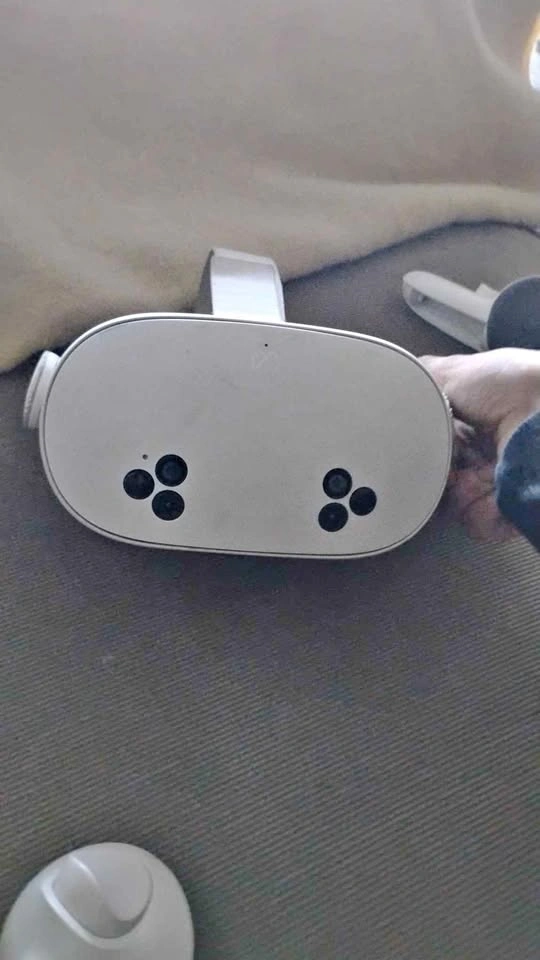 Meta Quest 3s VR Headset