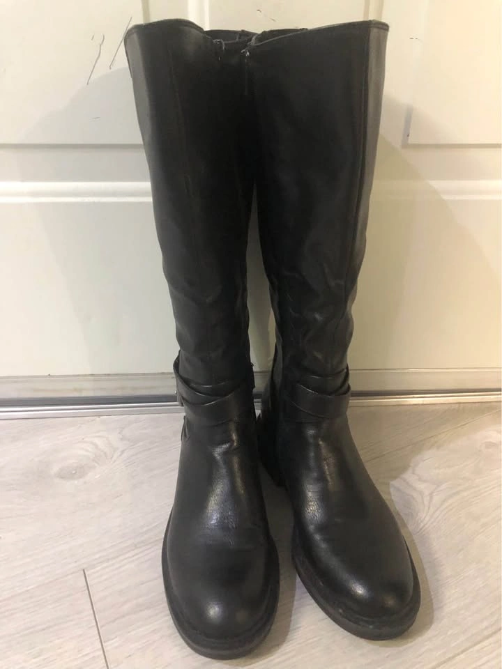 Womens Tall Black Fashion Boots Size 6 - photo 2