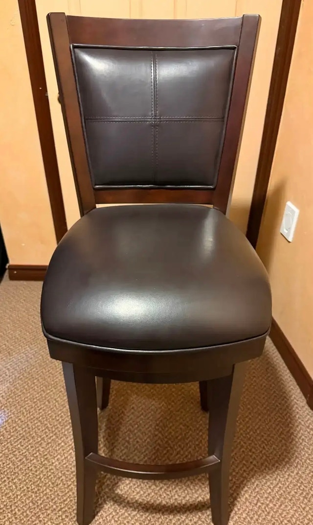 30” height swivel bar stools