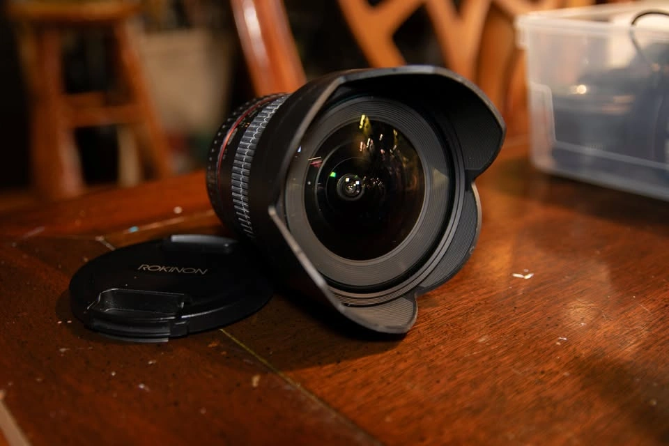 Rokinon 10mm F2.8 ED Ultra Wide Angle Lens Canon EF-S - photo 2