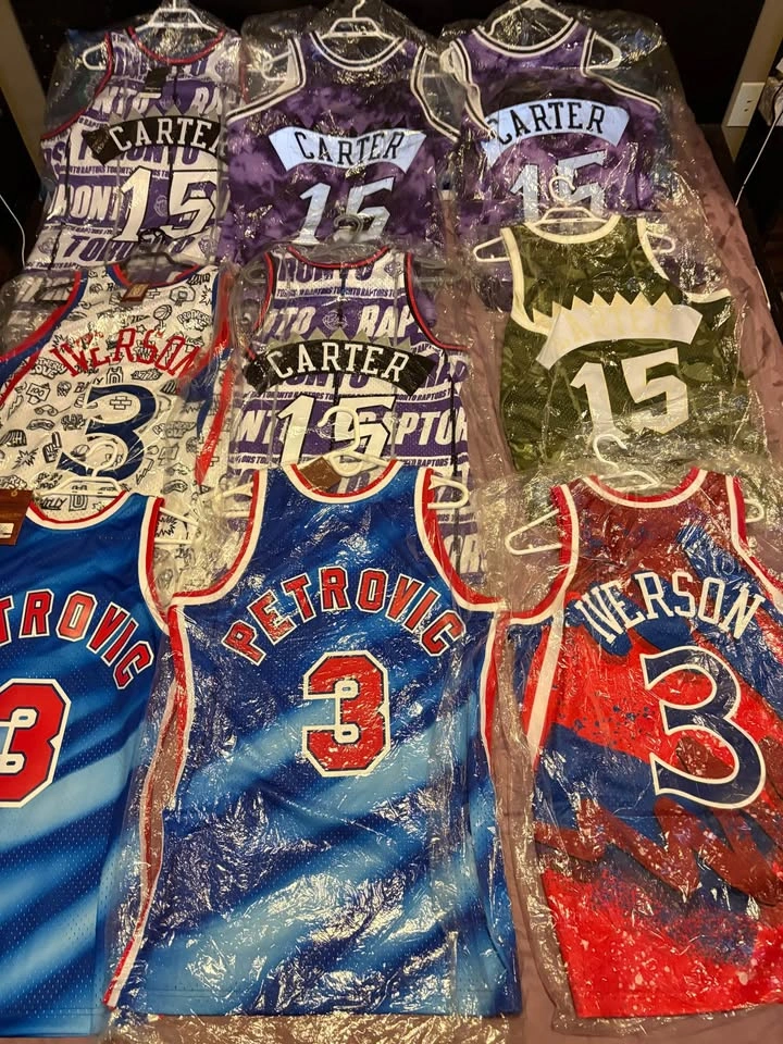 100% authentic BNWT mitchell & ness jersey - photo 2