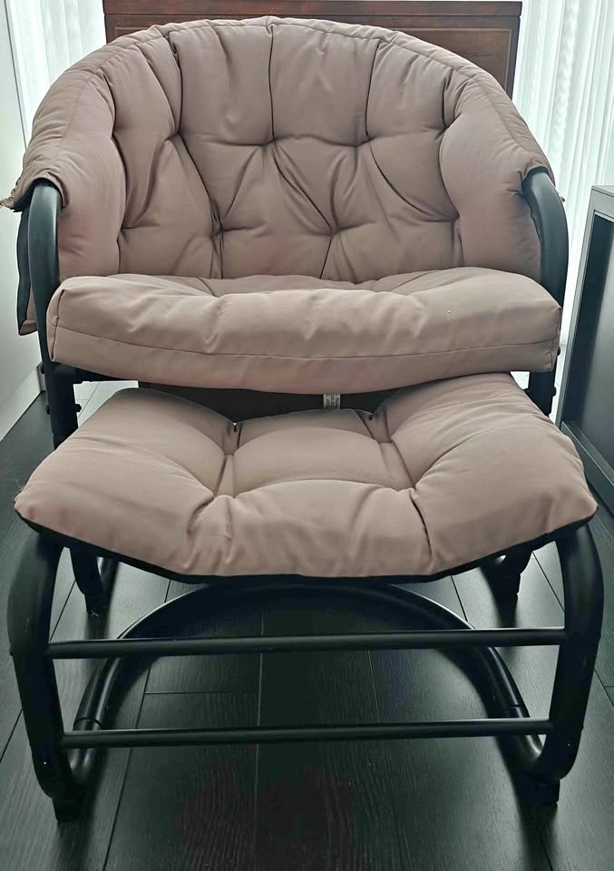 Chair with Ottoman