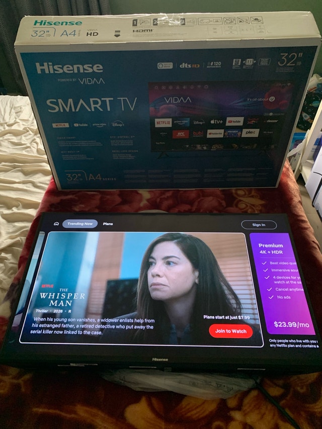 HiSense 32 Inch Smart TV - photo 2