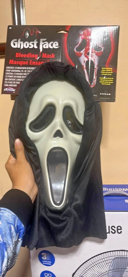 Bleeding scream/ghost face mask