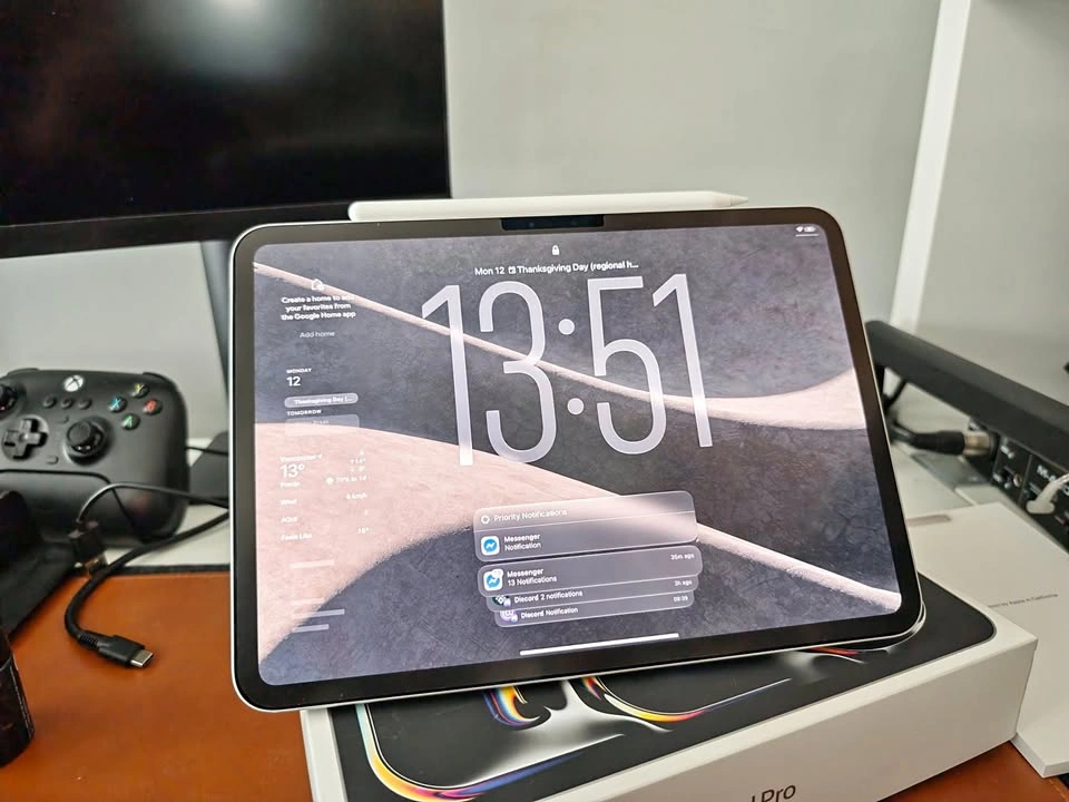 Apple iPad Pro 11" 5th Gen 512GB Silver w/ Apple Pencil Pro