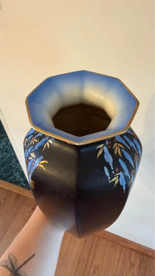 Vintage Falcon Ware Vase - photo 3