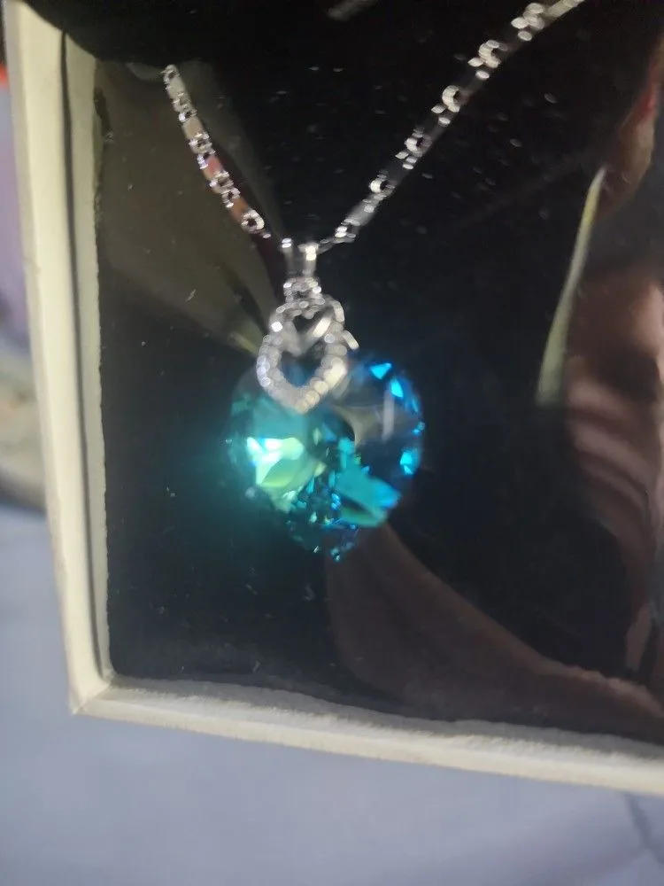 Blue Swarovski Crystal Necklace image indicator(4)