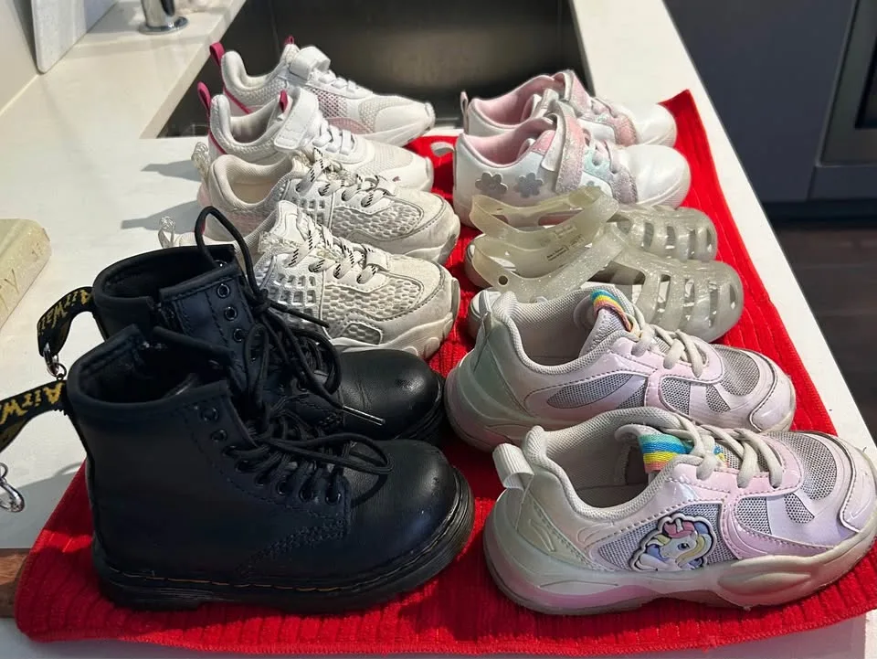 Girls toddler shoes size 7 image indicator(3)