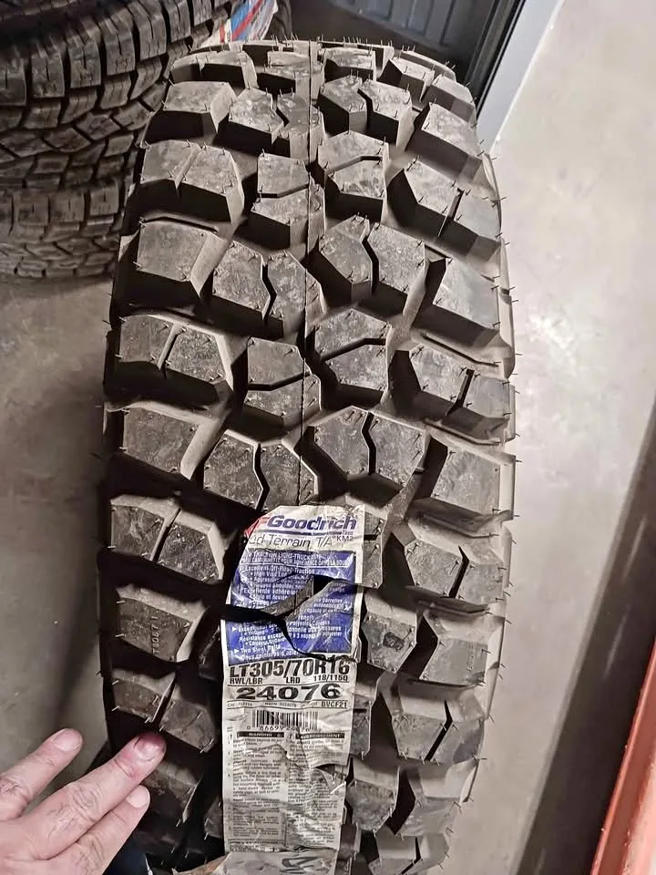 LT 305 70 r16 BFGoodrich Mud Terrain TA KM2 Truck Tire thumbnail