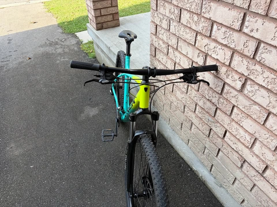Trek Marlin 5 XXL 29 Bike - photo 4