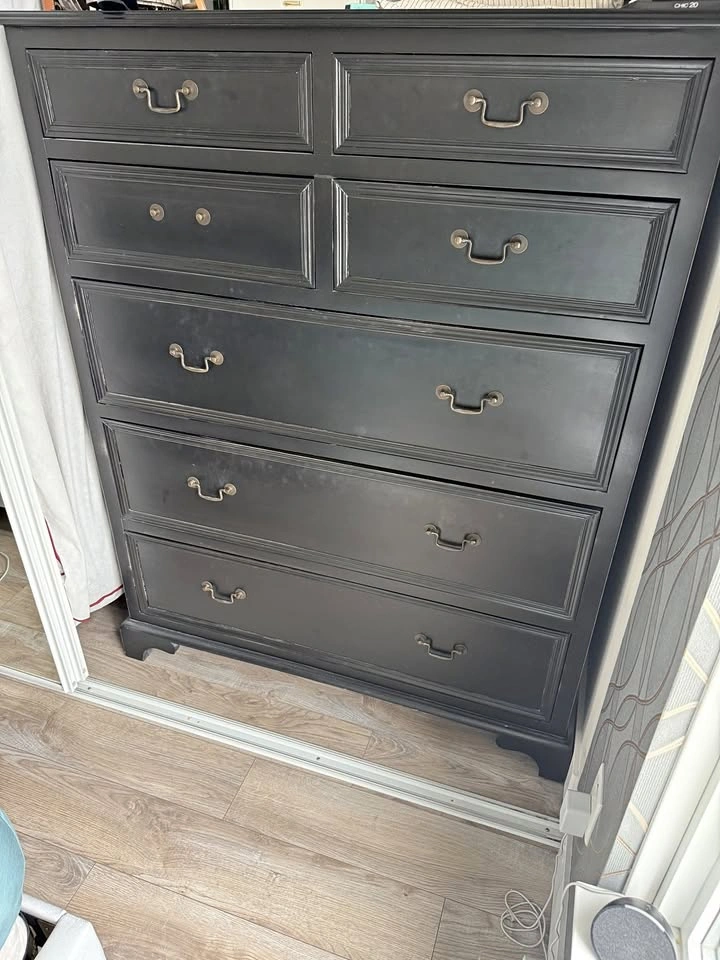 Black Wooden Chest of Drawers – 7 Drawers, 45"W