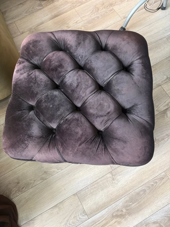 Tufted Velvet Ottoman – Black with Plum Undertone, 26" - photo 3