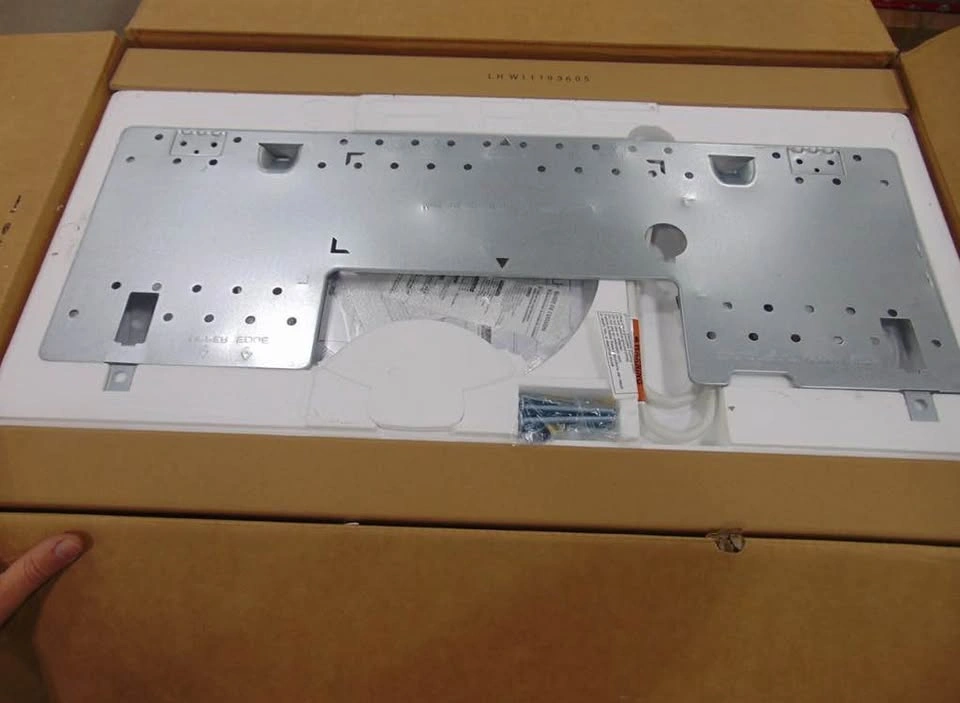 Negotiable Whirlpool 1.1 CUFT over the range microwave - photo 3