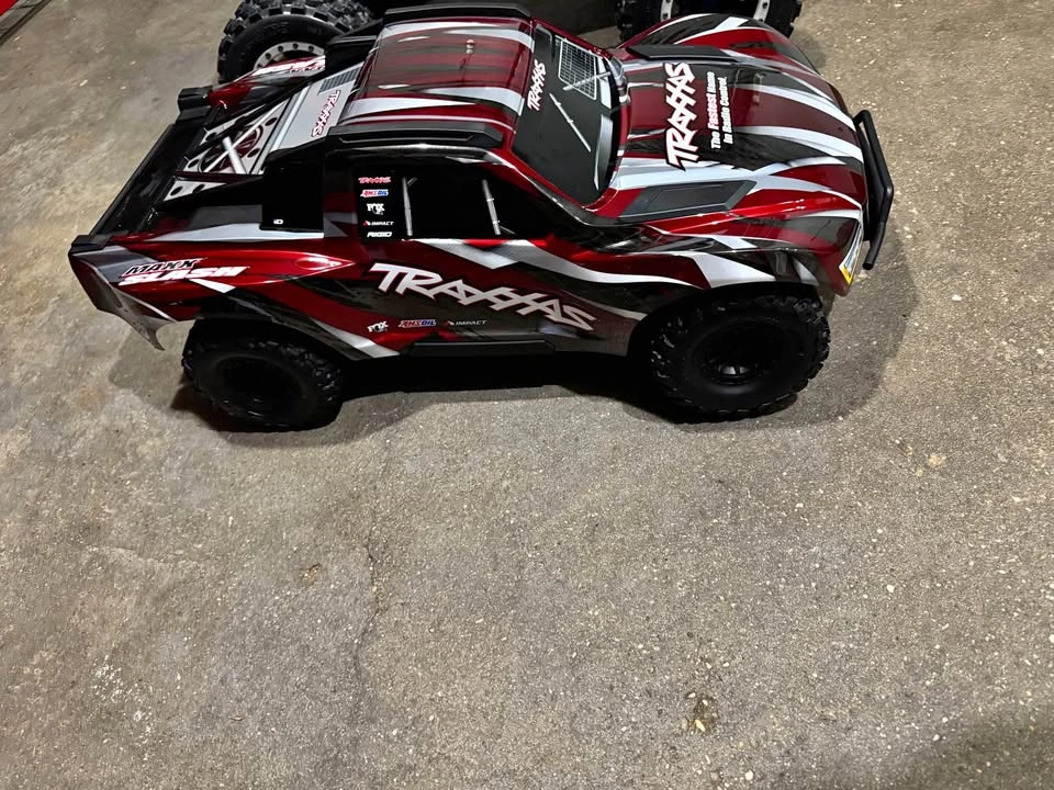 Traxxas Maxx slash brand new out of box