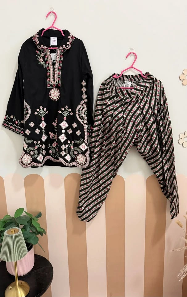 Ethnc kids - Black floral kurta set - photo 3