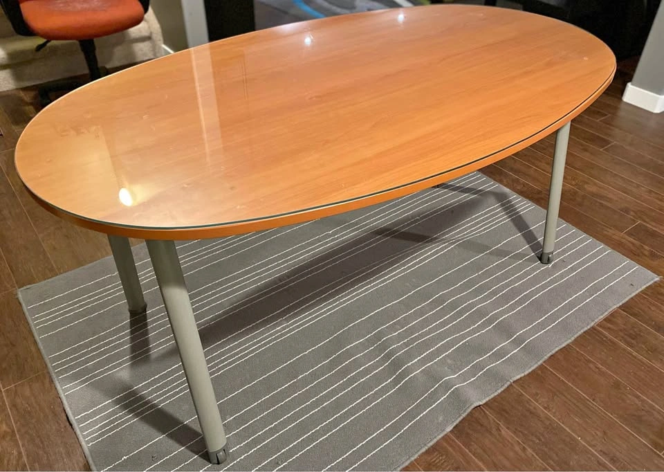 Oval desk/table
