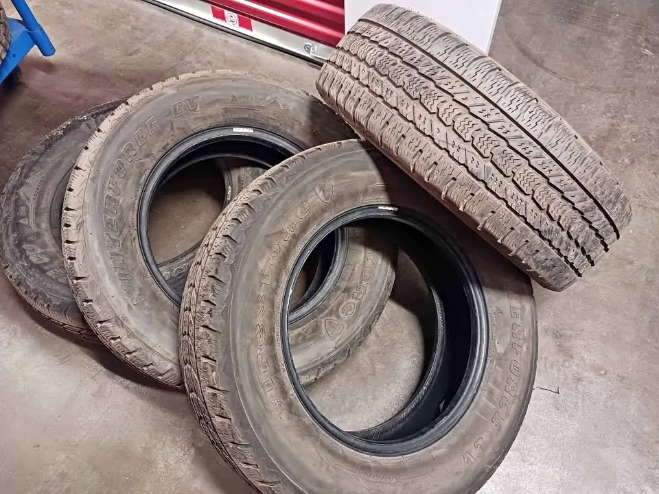 235 65 r16c SET of 4 FIRESTONE WINTERFORCE TIRES thumbnail