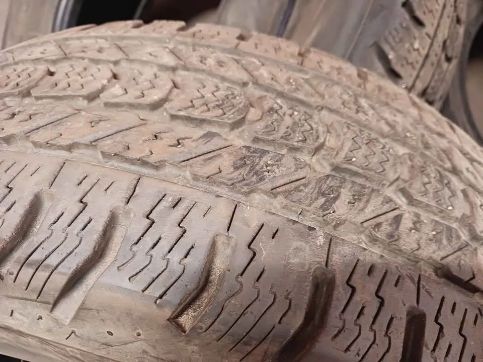 235 65 r16c SET of 4 FIRESTONE WINTERFORCE TIRES image indicator(3)