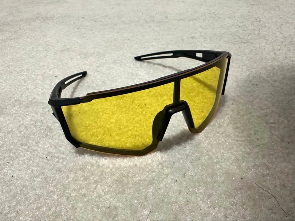 Sport Sunglasses in Gold Shade