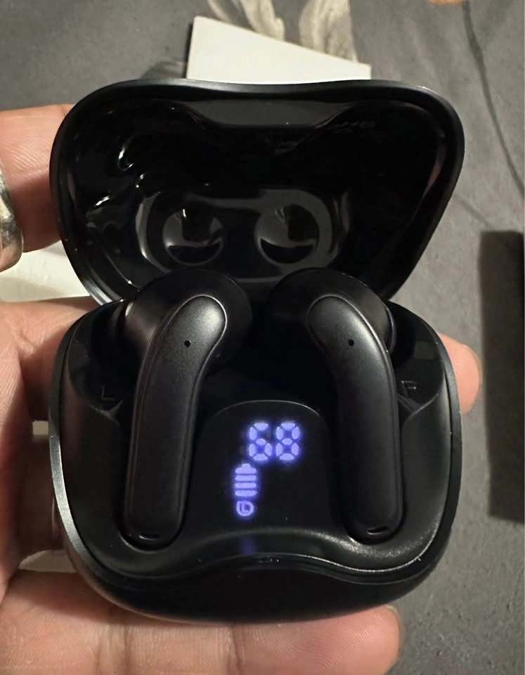 True Wireless Earbuds - New - photo 4