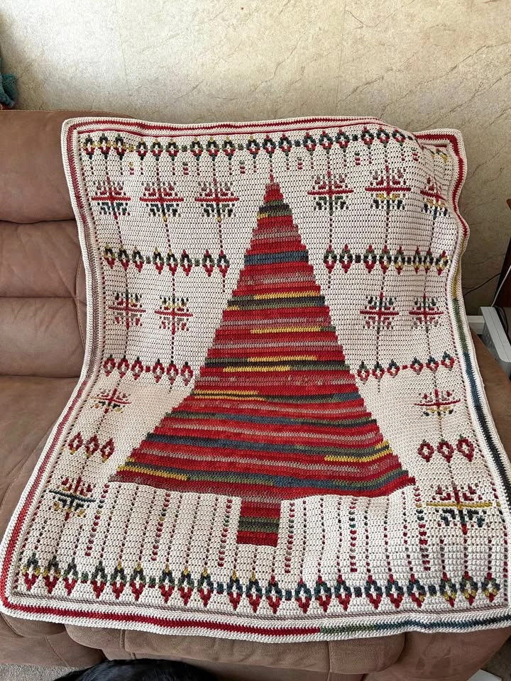 Crochet Christmas throw