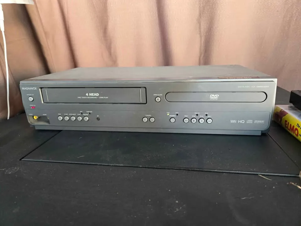 Magnavox DVD/VCR Combo parts/ or repair image indicator(5)