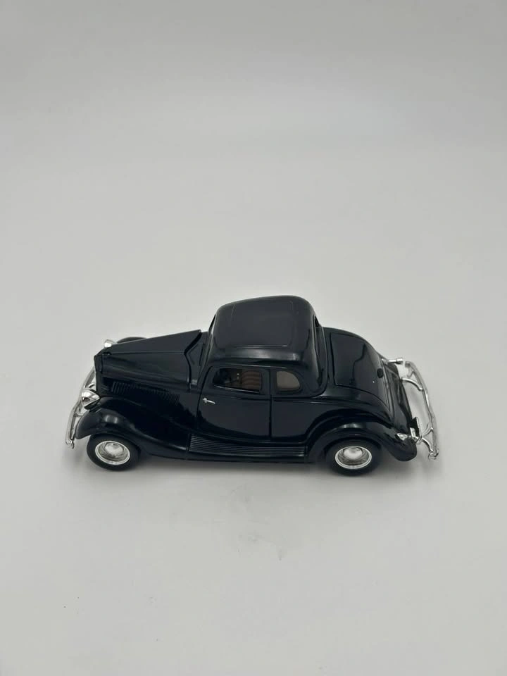 Motor Max 1934 Ford Coupe 1:24 Diecast