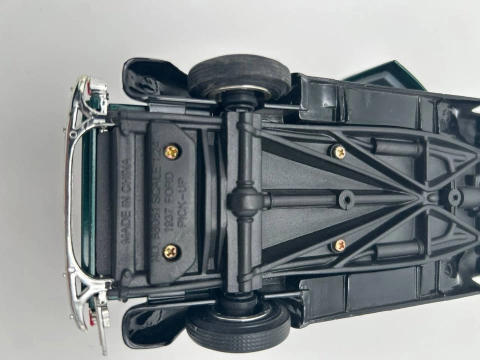 1937 Ford Pickup 1:24 Diecast Motor Max #68061 - photo 2
