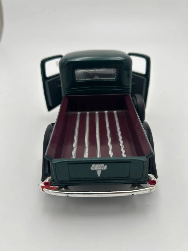 1937 Ford Pickup 1:24 Diecast Motor Max #68061 - photo 3