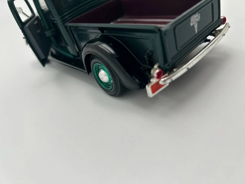 1937 Ford Pickup 1:24 Diecast Motor Max #68061 - photo 4