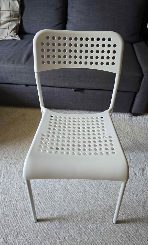 🪑 4 IKEA Chairs with Cushions – Like New! 🪑 - photo 5