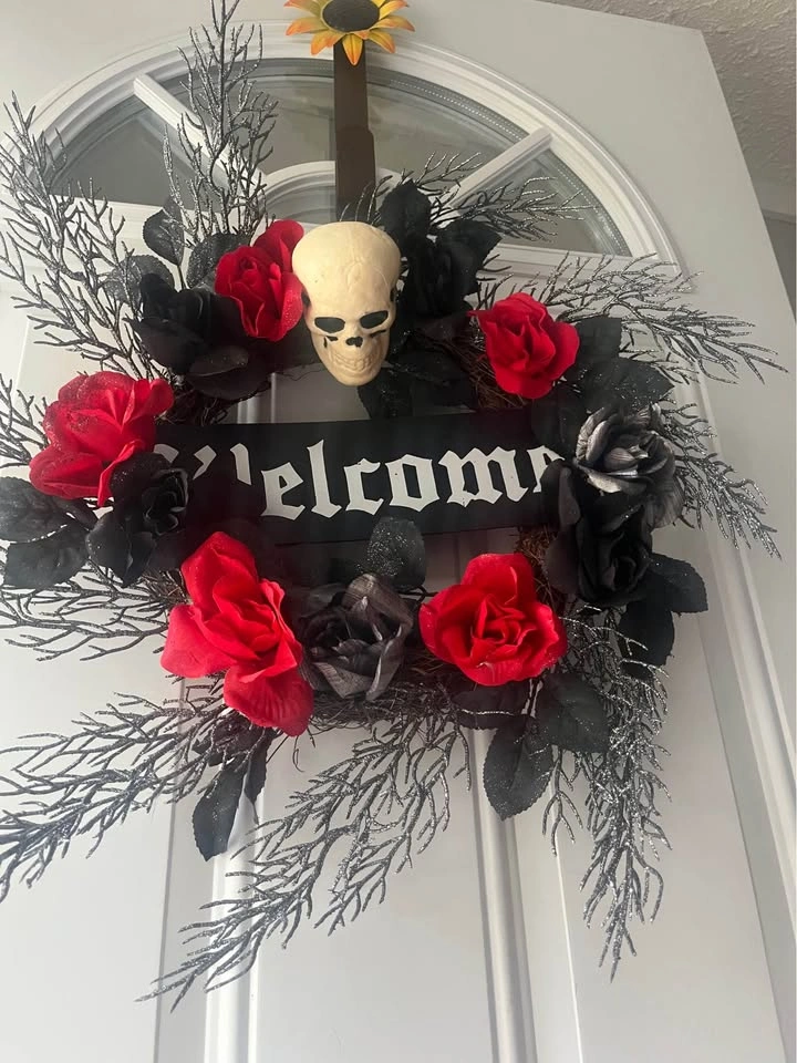Gothic Halloween Skull Wreath – Spooky Front Door Decor - photo 2