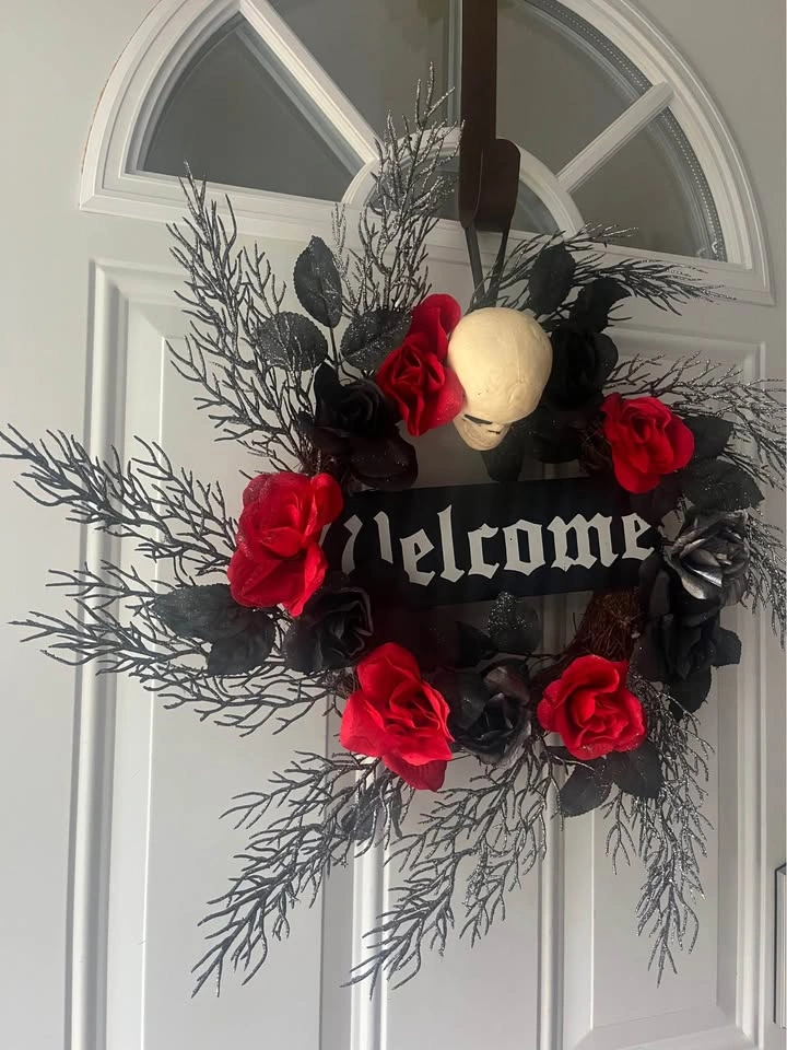 Gothic Halloween Skull Wreath – Spooky Front Door Decor - photo 4