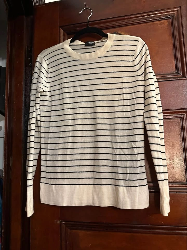 Club Monaco Striped 100% Merino Wool Sweater. Women’s Size M.