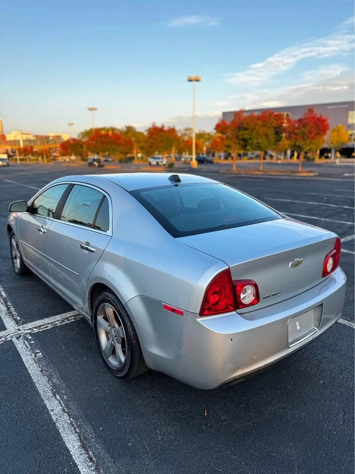 2012 Chevrolet Malibu · 1LT Sedan 4D - photo 4
