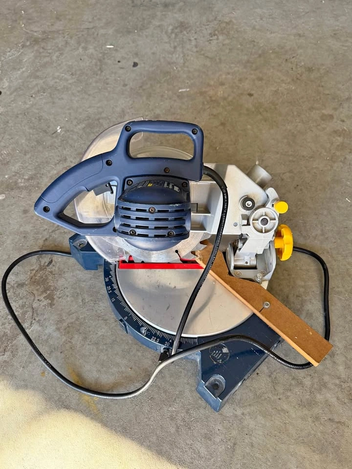 Mastercraft 8¼” Compound Mitre Saw