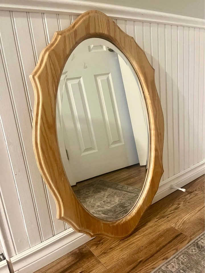 Vintage Scalloped Wooden Wall Mirror – Light Oak Accent Decor - photo 3