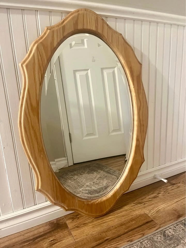 Vintage Scalloped Wooden Wall Mirror – Light Oak Accent Decor - photo 4