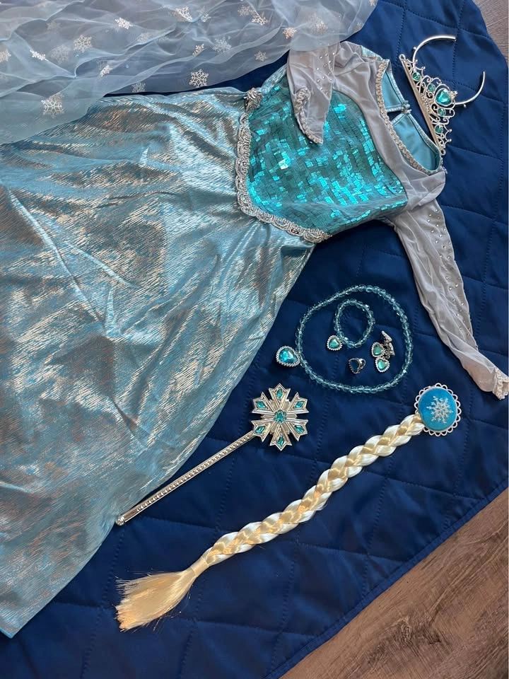 Elsa/Frozen Princess Costume Set - Like New - photo 2