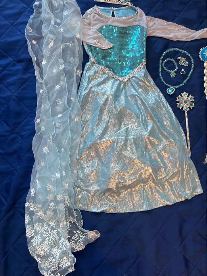 Elsa/Frozen Princess Costume Set - Like New - photo 3