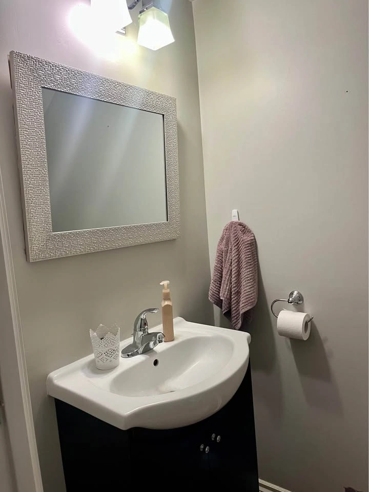 Modern Silver Textured Wall Mirror – Basketweave / Mosaic Accent - photo 3